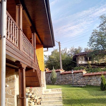 ホテルSinabovite Houses Badevtsi エクステリア 写真
